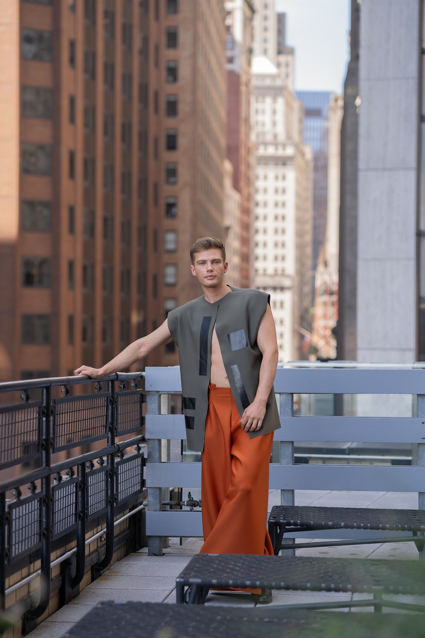 Geo Vest Long – Gussy Lopez